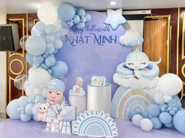 TRANG TRÍ BACKDROP SINH NHẬT TONE TRẮNG XANH