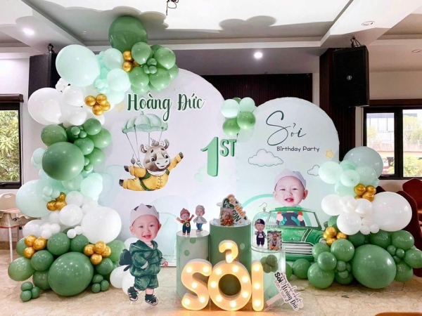 TRANG TRÍ BACKDROP TONE XANH LÁ KẾT HỢP TRẮNG CỰC THANH LỊCH