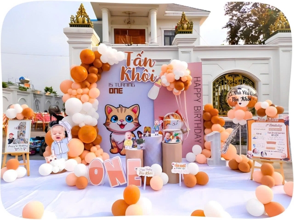 TRANG TRÍ BACKDROP TONE TRẮNG CAM