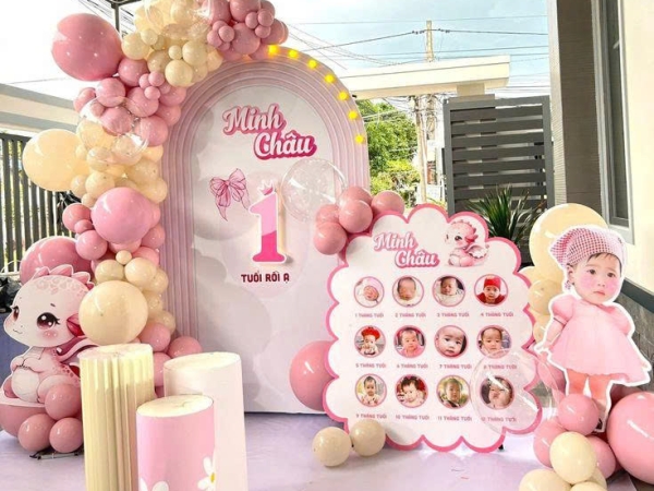 TRANG TRÍ BACKDROP BÉ GÁI TONE HỒNG KEM NGỌT NGÀO