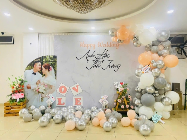 TRANG TRÍ TIỆC CƯỚI TONE TRẮNG SANG TRỌNG