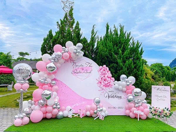 TRANG TRÍ TIỆC CƯỚI TON HỒNG PASTEL KẾT HỢP TRẮNG BẠCH KIM SANG TRỌNG