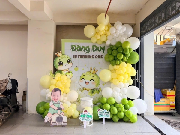 TRANG TRÍ BACKDROP BÉ TRAI TUỔI TỴ