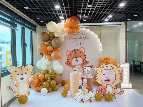 TRANG TRÍ BACKDROP BÉ TRAI TUỔI HỔ CỰC ĐÁNG YÊU