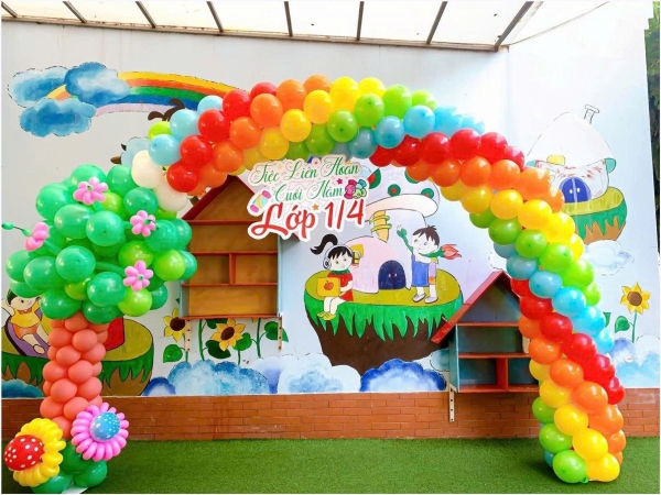 CỔNG BONG BÓNG CẦU VỒNG RỰC RỠ – TIỆC LIÊN HOAN CUỐI NĂM ĐÁNG NHỚ