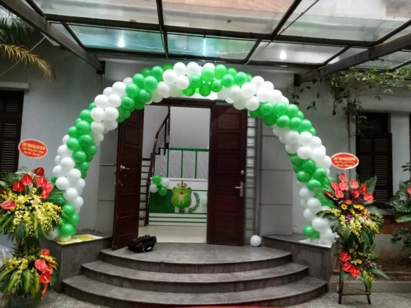 TRANG TRÍ CỔNG BONG BÓNG TONE XANH TRẮNG BASIC