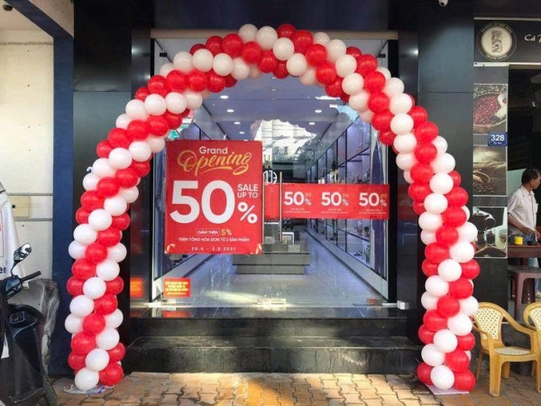 TRANG TRÍ CỔNG BONG BÓNG TONE TRẮNG ĐỎ PHÙ HỢP CHO LỄ KHAI TRƯƠNG