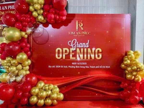 TRANG TRÍ BACKDROP SỰ KIỆN KHAI TRƯƠNG CỬA HÀNG VÀNG BẠC ĐÁ QUÝ