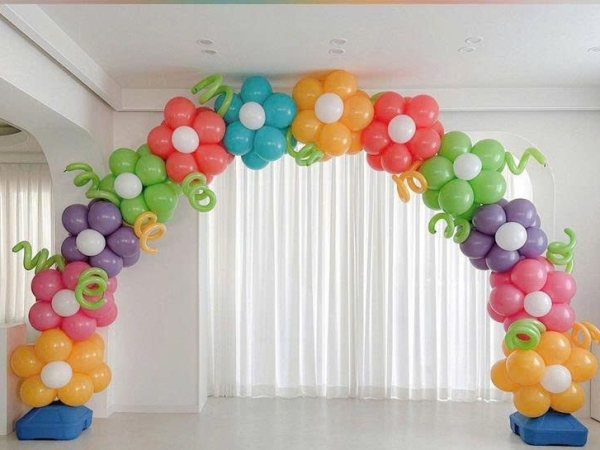 TRANG TRÍ CỔNG BONG BÓNG HÌNH HOA NĂM CÁNH ĐẦY MÀU SẮC