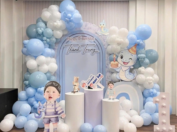 TRANG TRÍ BACKDROP BÉ TRAI TONE XANH NGỌC 