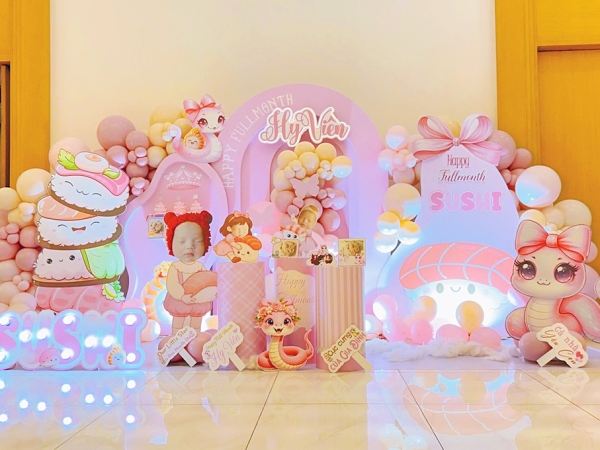 TRANG TRÍ SINH NHẬT BÉ GÁI CHỦ ĐỀ RẮN HỒNG